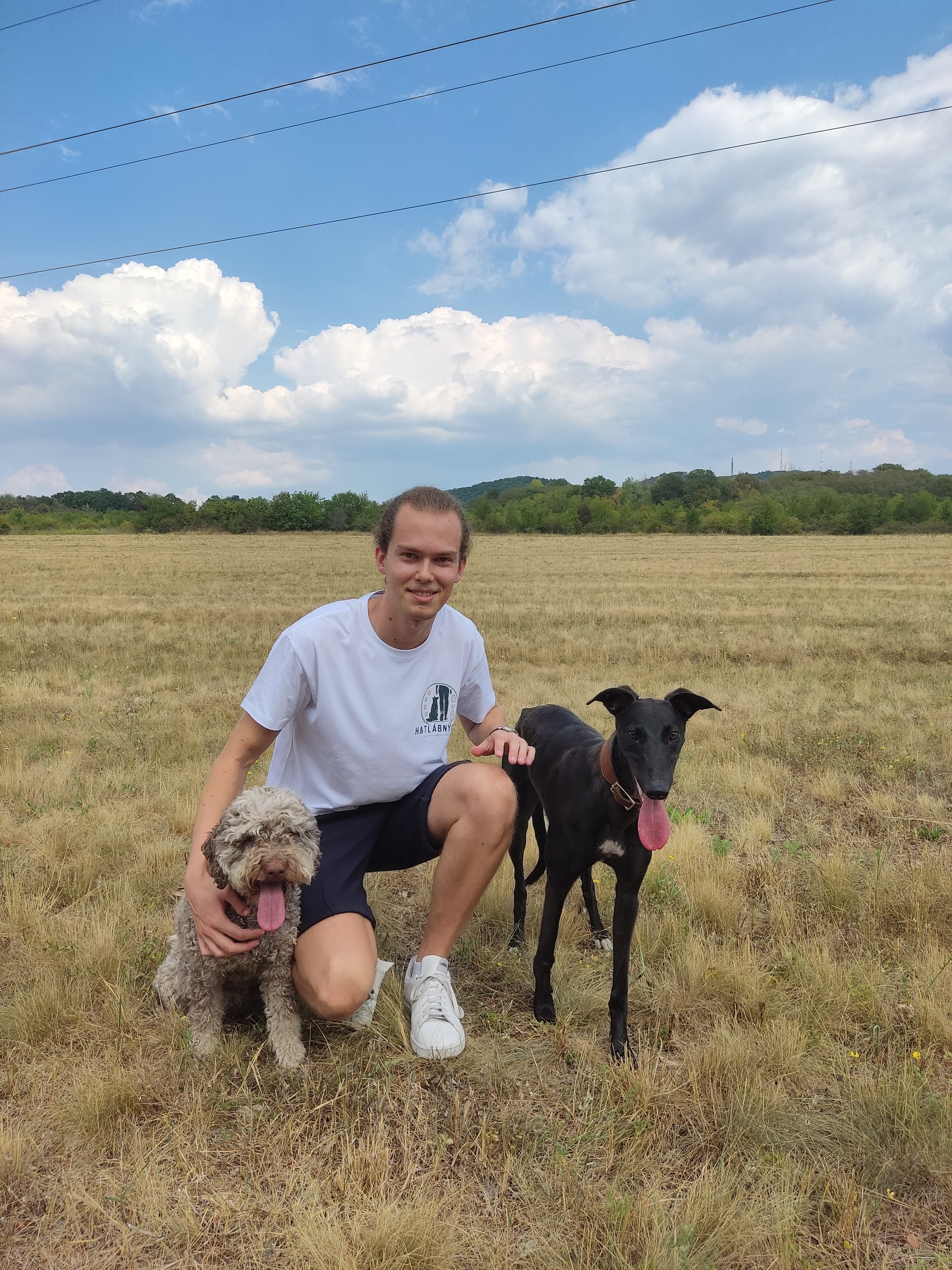 Sebestyén Apor kutyákkal